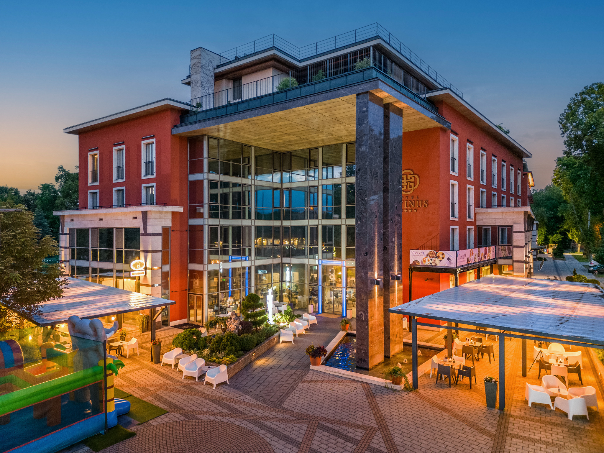 A Hotel Divinus***** Superior esti kivilágításban